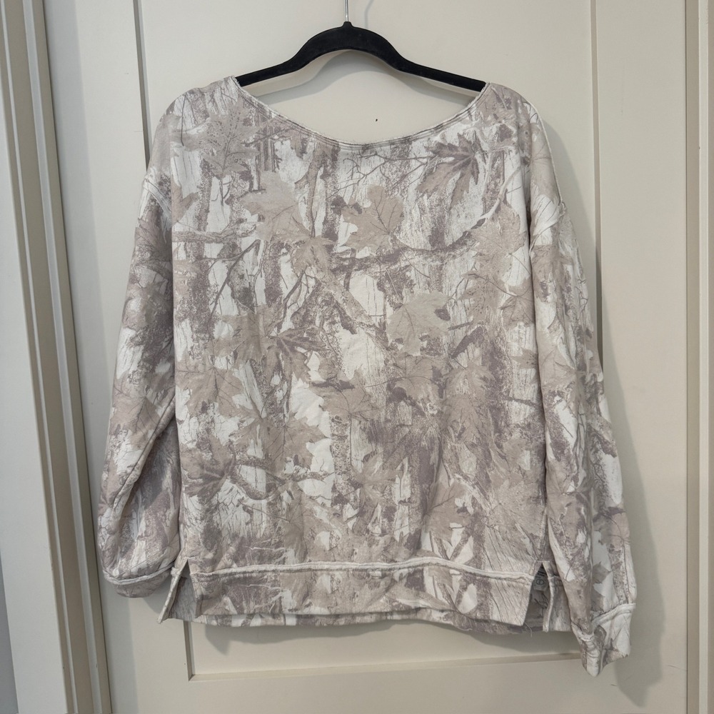 Hollister Womens Small Oversized Camo Leaf Print Fleece Sweatshirt Grey Cream